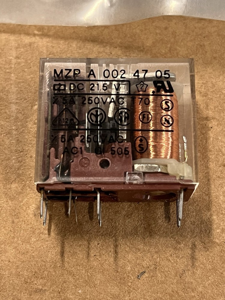 Five MZP A 002 47 05 CARLO GAVAZZI Monostable PCB Relay 21.5VDC DPDT 5A 250V
