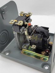 Square D 9050 AG-1E Pneumatic Timing Relay 0.2Sec/1Min 440/480V Coil Series D