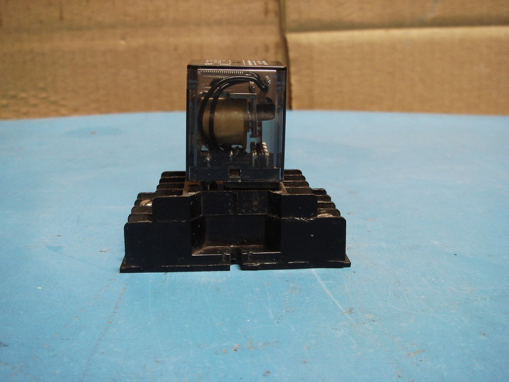 POTTER & BRUMFIELD KHAU-17D11-24 RELAY 24VDC 1/10HP 3A WITH A 3 PIN MALE CONNEC