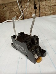 OMRON RELAY BASE + 2-M4X12