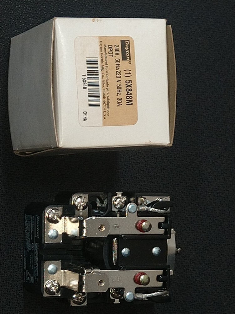 Dayton Electric Boat Relay 5X848M | 3 1/8 x 2 1/2 Inch 8 Pin