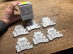 NEW BOX OF 6 pieces ALLEN BRADLEY 700-HLT1Z12 SER. A