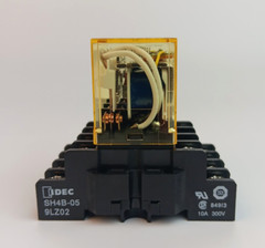 IDEC RH4B-UL- AC120V Relay & SH4B-05 Relay DIN Rail Mount Socket 4 pole