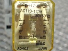 Idec (1) RH2B-U DC24V & (1) RH2B-U AC110-120V & (1) RH1B-U DC24V Relays & Bases