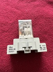 IDEC RH2B-UL DC24V Relay w/ SH2B-05C Base