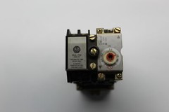 ALLEN BRADLEY 700-PT400A1 SER.C RELAY 110/120V UNMP