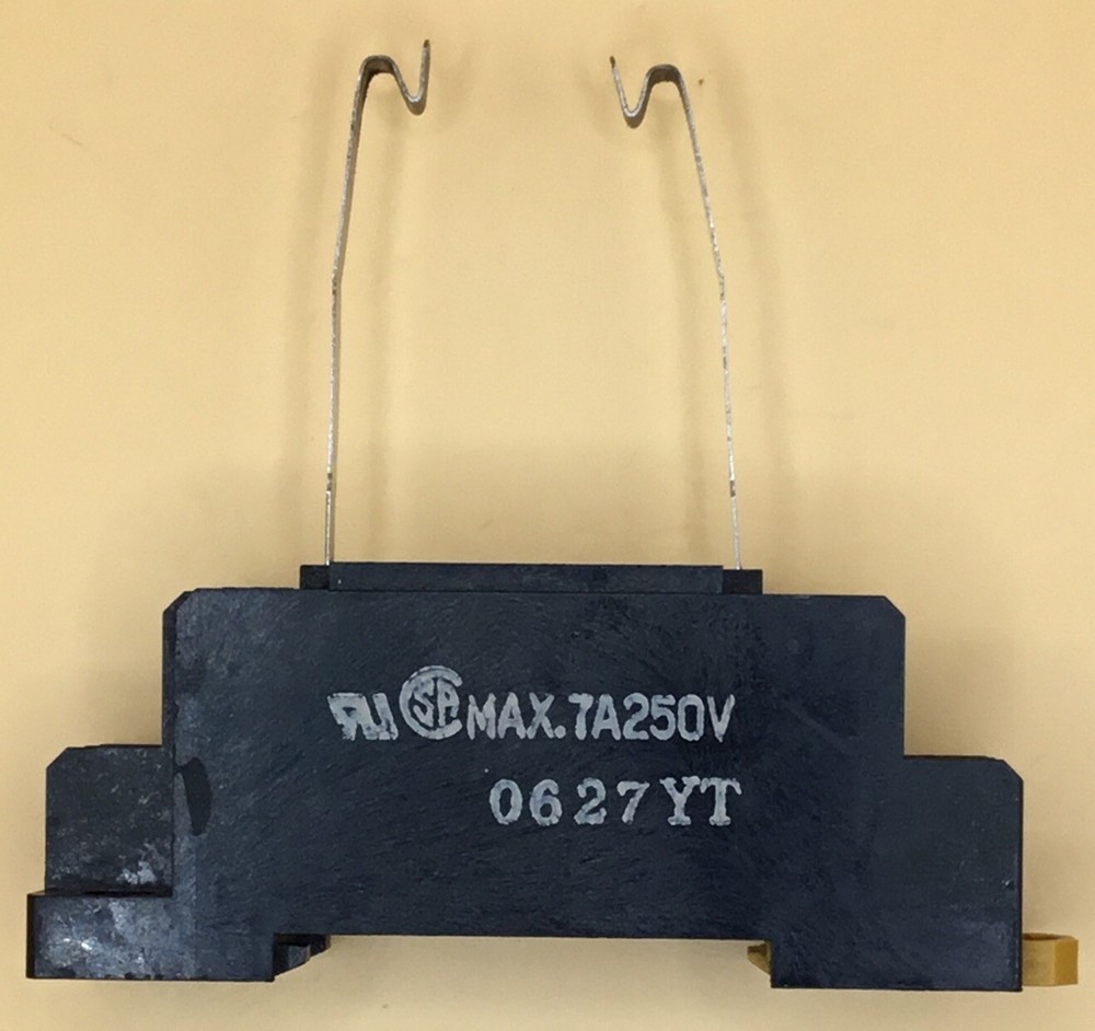Omron PYF08A-E Relay Socket 2-M4X10