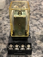 RR2P-U RELAY 220VAC 50/60HZ 8 PIN WITH RELAY SOCKET BASE ANLY 9L701