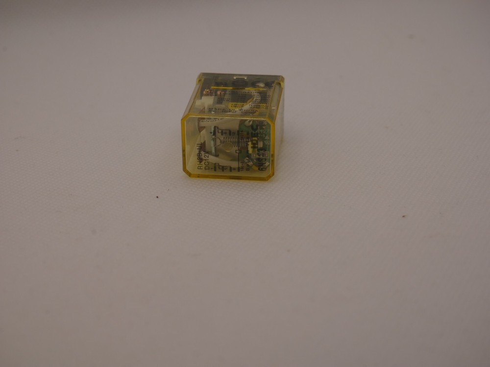 (1) Idec RH2B-UL DC12V Relay, NEW. SHIPPING IN 1 DAY