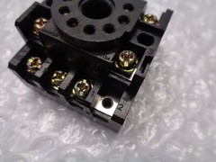 OMRON PF113A RELAY BASE (AS PICTURED) NSNP