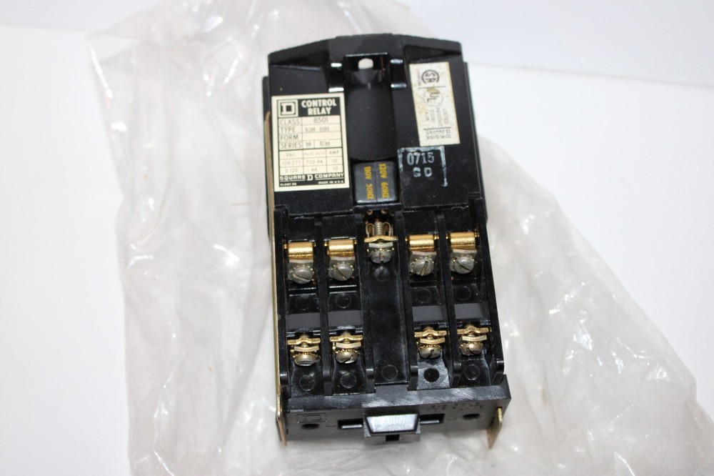 NEW IN BOX Square D 8501 G0-80 Series D Control Relay 120VAC 8501G080