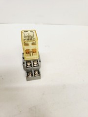 IDEC RH2B-U RELAY DC 24V / SH2B-0- BASE ”NEW OPEN BOX” with base!