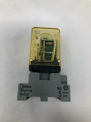 IDEC RR3PA-UL DC24V Relay ACDC Coil 10A + IDEC SR3P-05 Relay Socket