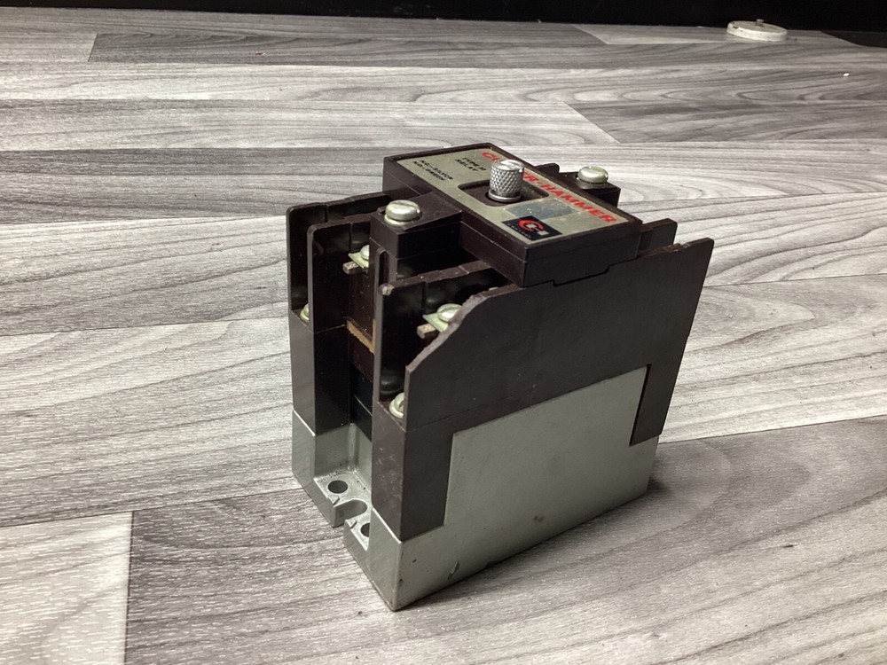 CUTLER-HAMMER TYPE M RELAY D26MB #138E138PR6*CO