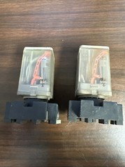 Allen-Bradley 700-HA33A1 Relay With 700-HN101 Base Ser. C 120VAC 10A -Lot of 2