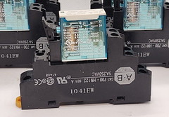 Lot of 5 – ALLEN BRADLEY 700-HN122 RELAY SOCKET WIT 700-HK32Z24 RELAY [1WS3-6]