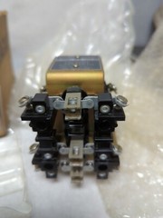 ALLEN BRADLEY,200-E030ZA,SERIES A RELAY 230-250V DC NEW