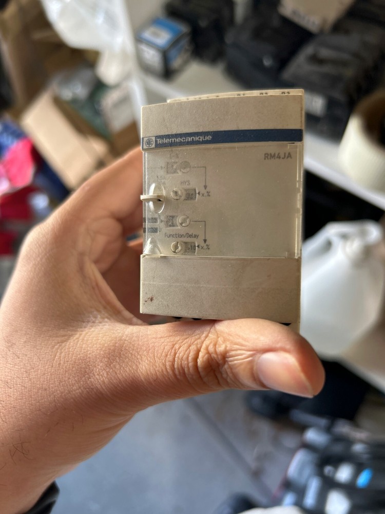 Telemecanique Schneider Electric RM4JA32F