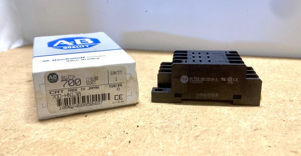 Allen Bradley 700-HN138 11 Blade Socket
