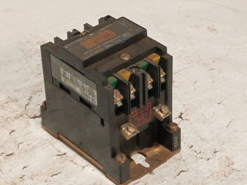 Allen‑Bradley 700-R000A1 Type R electrically held relay, 115-120VAC coil