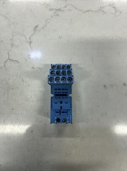 Lot of 5.Finder 94.04 Relay Socket, DIN Rail/Panel Mount, Blue, Screw. E82