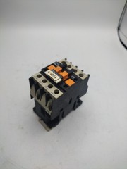 TELEMECANIQUE CA2-DN22 CONTACTOR (2 NO + 2 NC) W/LA4 DA-2G