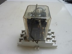 Potter & Brumfield KUP-14A15-120 Cube Relay w/Base CUS12 15A/125-250V (31416)