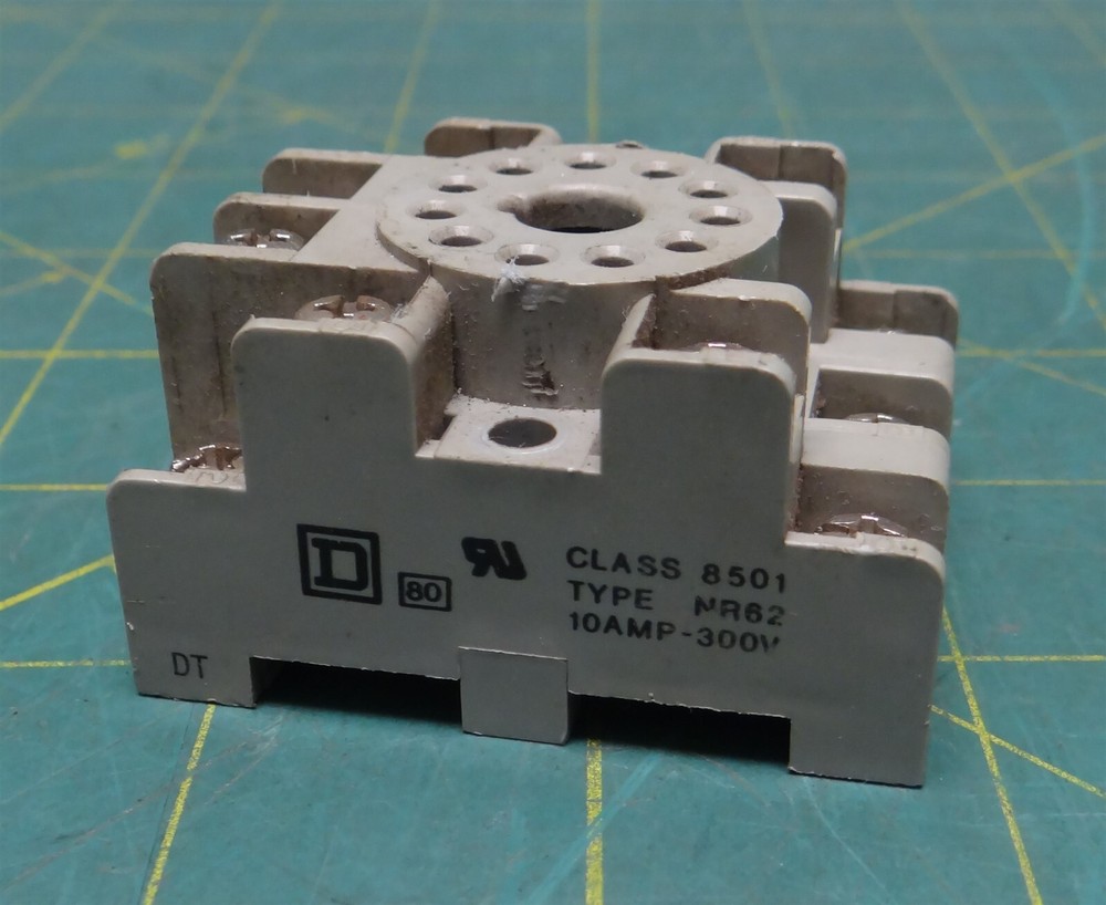 Schneider Electric Square D Relay Socket 8501NR62B 11-Pin 300 VAC 10 Amps Type K