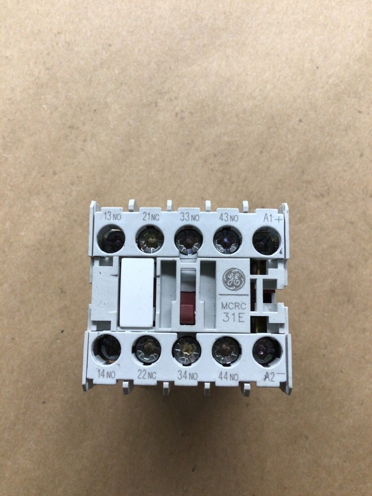 GENERAL ELECTRIC MCRC031AT MINI CONTROL RELAY 24VDC #4046D110