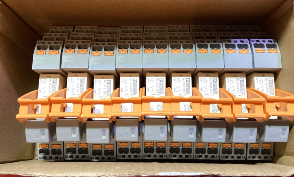 PHOENIX CONTACT RIF-1-RPT-LDP-24DC/2X21 Relay Module (Pack of 9)