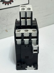 Moeller DIL0AM Contactor 24VDC with Auxiliary DILM, 8000V 3-Pole 30A