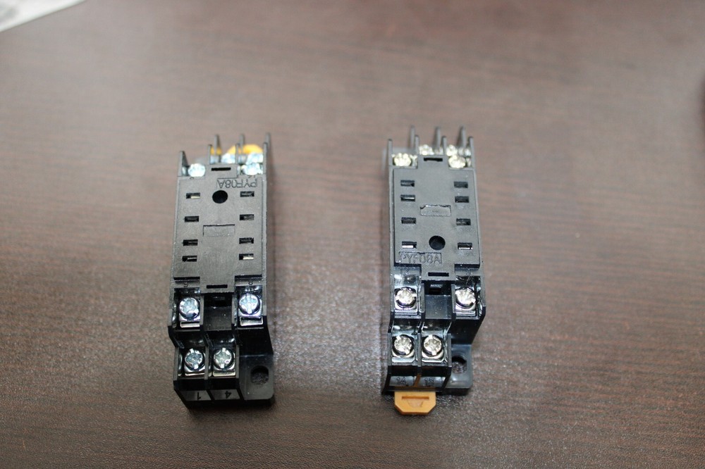 2 x Pieces DIN MOUNT Relay Base PYF09A; 8-Blade Bases