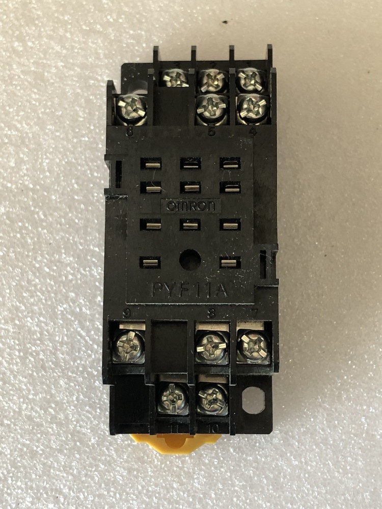 Omron PYF11A, 11 Pin Relay Socket, 5A, 3PDT