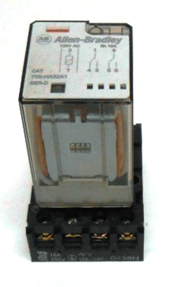 ALLEN BRADLEY, TUBE BASE RELAY, 700-HA32A1, SER D, WITH SOCKET 0435H