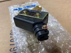 NEW SMC VR3201-03-40 Pneumatic Electric Relay FAST SHIPPING