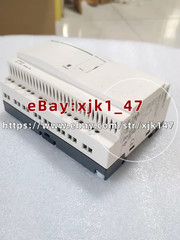 New Schneider Zelio SR2 E201BD controller, powered by 24VDC, 8W power/xjk