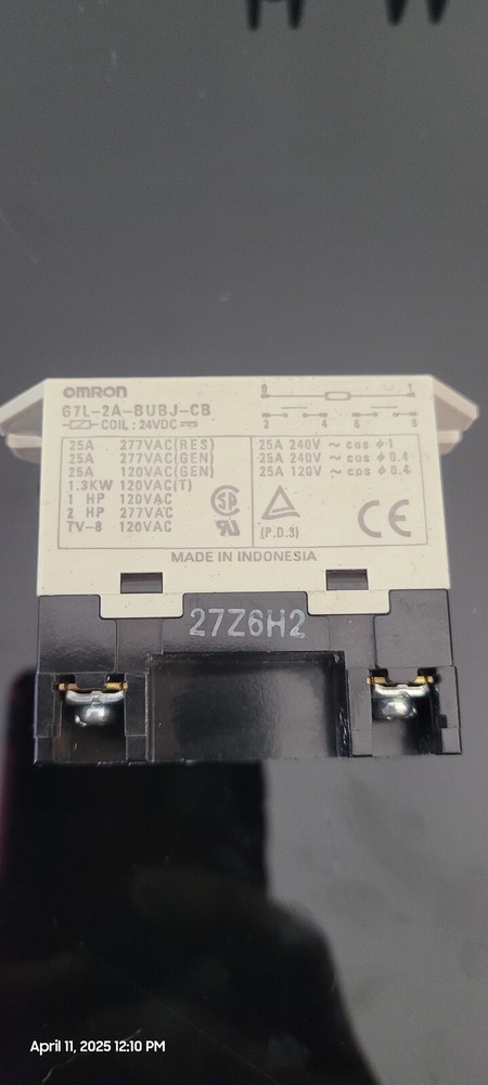 8x Omron G7l-2A-Bubj-Cb-Ac200/240 Enclosed Power Relay, Surface (Top Flange)