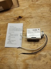 LEVITON WSTLT-9D0 CONTROL TRANSMITTER 100-277VAC 50/60 902MHZ