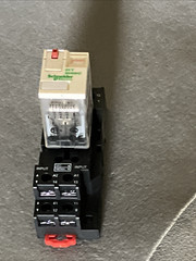 Schneider RPZF2 Relay Socket Base plus RPM21F7 Relay used – warranty