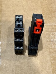 New Lot of 3 Schneider Electric RSZE1S48M 12A/300VAC Relay Socket Base