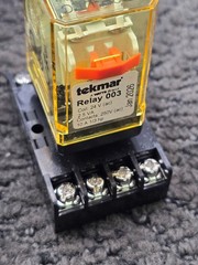 Tekmar 003: 21 Volt (AC) Coil Relay, Double Pole Double Throw Contact
