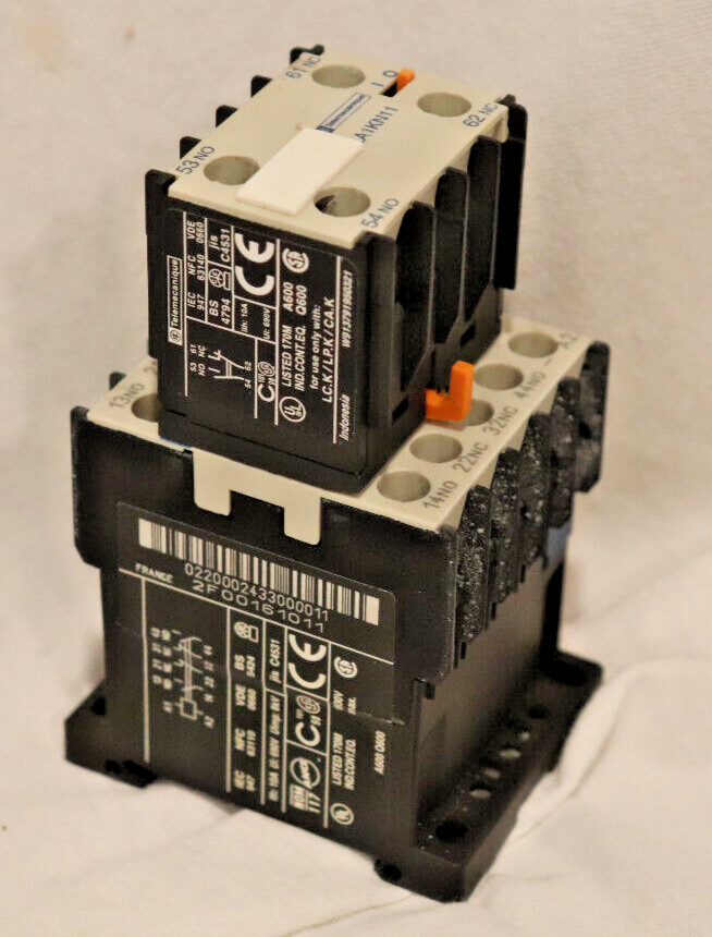 CA4KN22BW3 LA1KN11 Telemecanique 24V Relay Contactor Expansion Controls DIN Rail