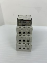 Allen-Bradley 700-HB33Z24 Relay Ser. E With 700-HN153 Base Ser. B – Lot of 2