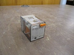 Allen-Bradley Relay 700-HA32A1-3-4 Ser. D 120V Coil Used
