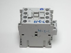 Allen-Bradley 700-CF310E Safety Control Relay 600VAC 24VDC Coil Ser.A