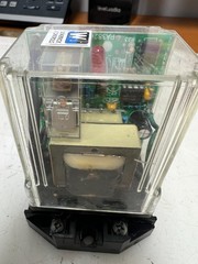 👀WARRICK CONTROLS 11-PIN CONTROL RELAY 120 VAC 4.4 VA 16VMA1A0 W/ BASE RB11-PC