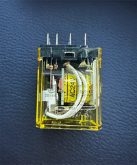 RY4S-U AC24V IDEC Plug-in Power Relay 24V AC 4PDT 5A 27.5x21x35.6 mm