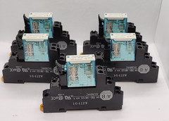 Lot of 5 – ALLEN BRADLEY 700-HN122 RELAY SOCKET WIT 700-HK32Z24 RELAY [1WS3-6]