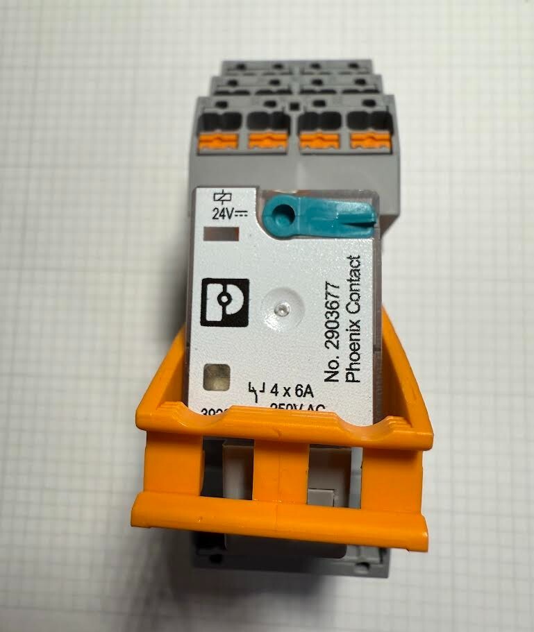 Phoenix Contact 2900934 Relay Socket with 2903677 Relay Series REL-IR