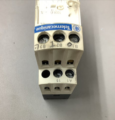 Telemecanique RM4LG01F Liquid Level Control Relay 110-130V (b461)